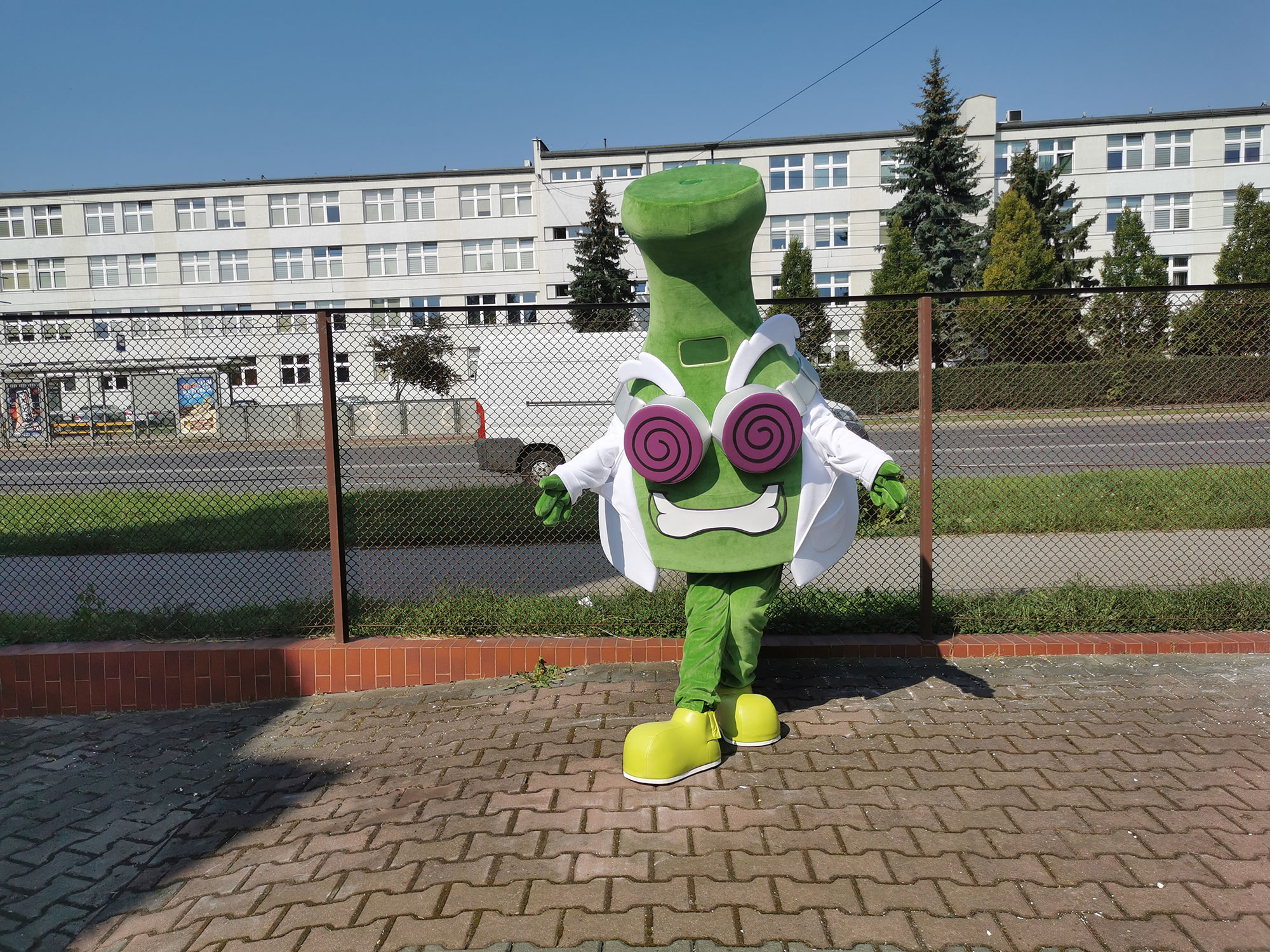 Chcesz rozwiązać problem, zamów świetne stroje reklamowe. ProfessorK
